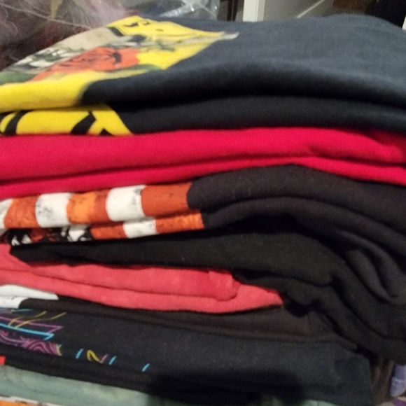 Graphic Tee Mystery Box ( 5 Shirts ) Mixed Sizes Band Tee Anime Concert - Picture 5 of 6